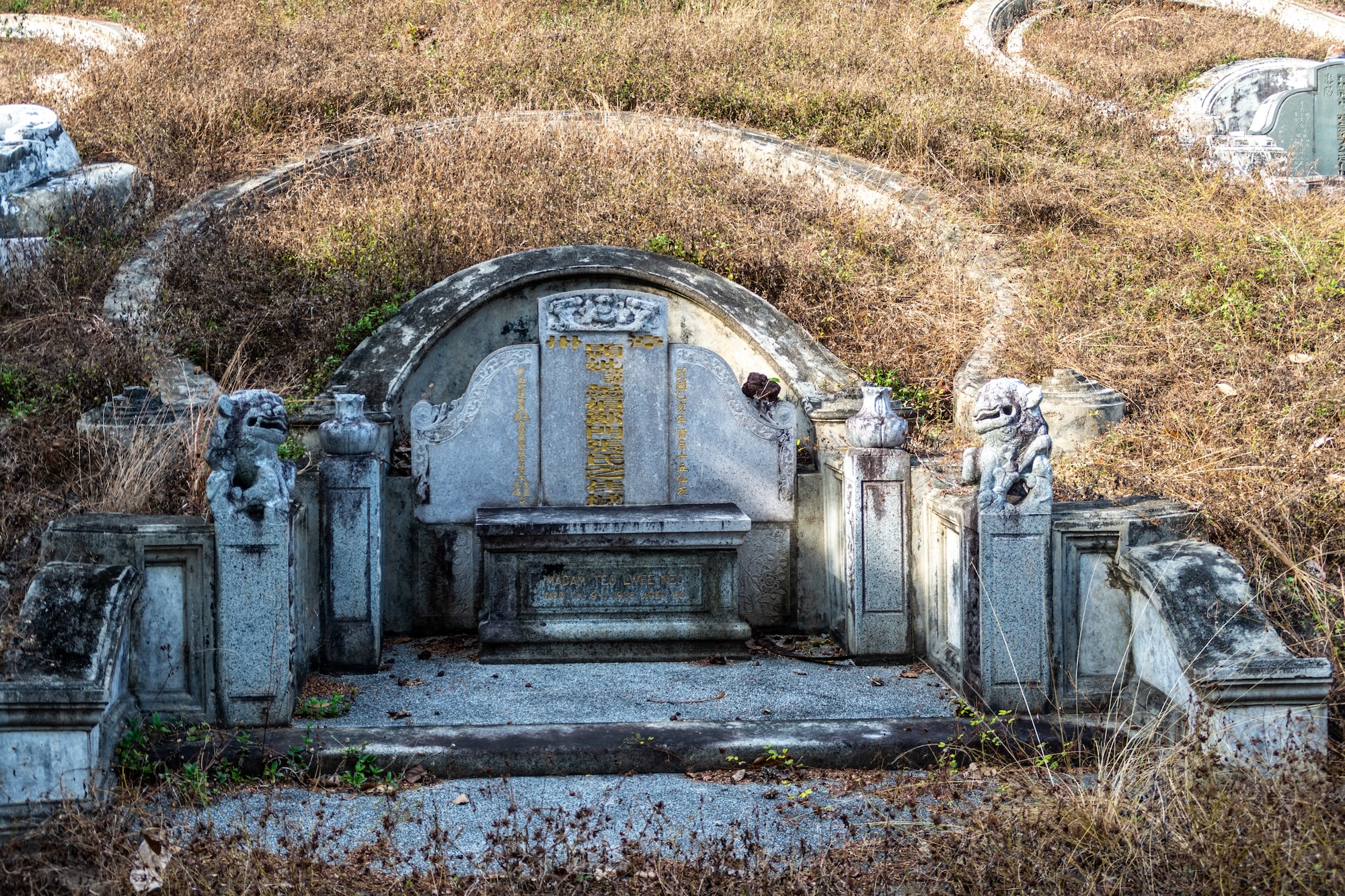 Malacca Chinese grave